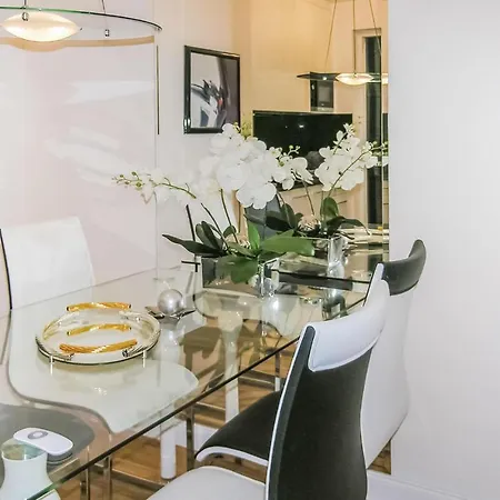 Stunning In With 2 Bedrooms And Internet 公寓