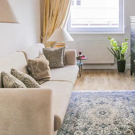 Stunning In With 2 Bedrooms And Internet 吉日茨科